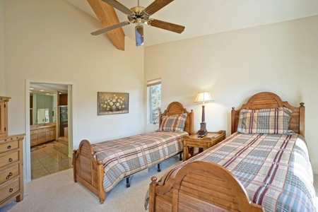 "Mountain Sanctuary: Spectacular Views, Outdoor Adventures - image 15