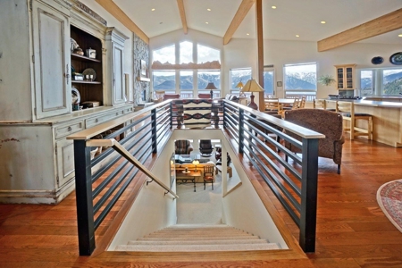 "Mountain Sanctuary: Spectacular Views, Outdoor Adventures - image 17