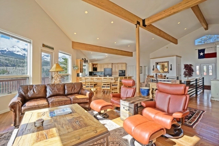 "Mountain Sanctuary: Spectacular Views, Outdoor Adventures - image 13