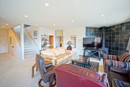 "Mountain Sanctuary: Spectacular Views, Outdoor Adventures - image 19