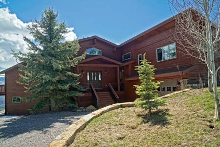 "Mountain Sanctuary: Spectacular Views, Outdoor Adventures - image 2
