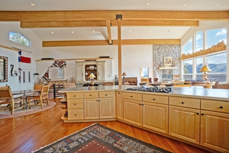 "Mountain Sanctuary: Spectacular Views, Outdoor Adventures - image 11