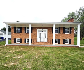 Brick Home for Sale in Christiansburg VA - image 4