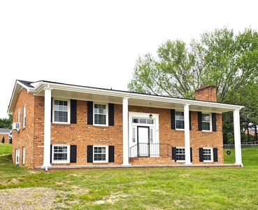 Brick Home for Sale in Christiansburg VA - image 3