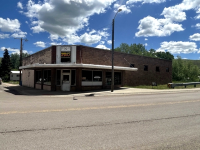 Large Building with tons of Opportunity in a Small town! - image 15