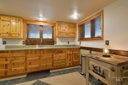 North Idaho Log Home For Sale, Potlatch Id, Latah County - image 19