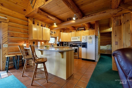 North Idaho Log Home For Sale, Potlatch Id, Latah County - image 2