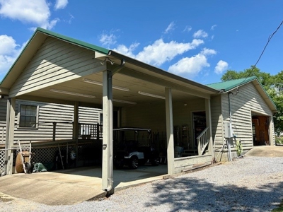 The Perfect River Retreat - image 23