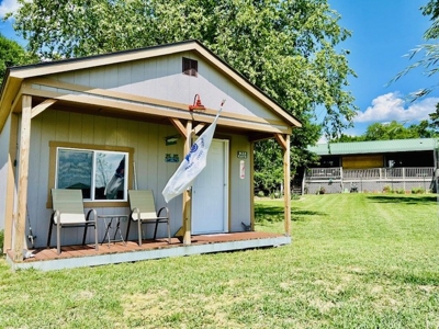 The Perfect River Retreat - image 24