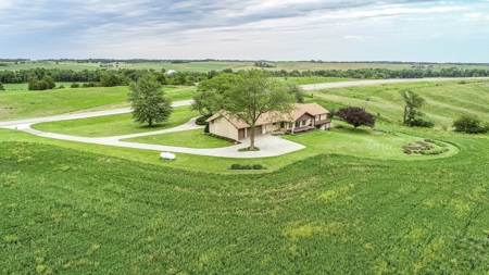 Country Home Anamosa Iowa for sale - image 43