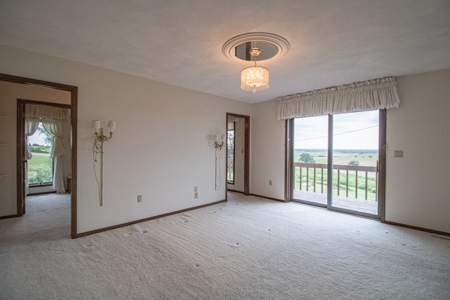 Country Home Anamosa Iowa for sale - image 23