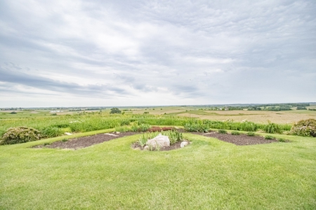 Country Home Anamosa Iowa for sale - image 37