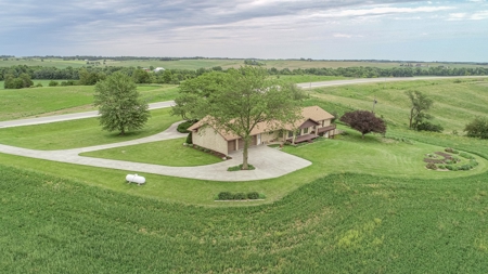 Country Home Anamosa Iowa for sale - image 44