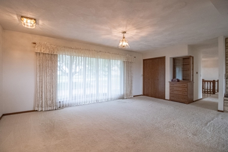 Country Home Anamosa Iowa for sale - image 11