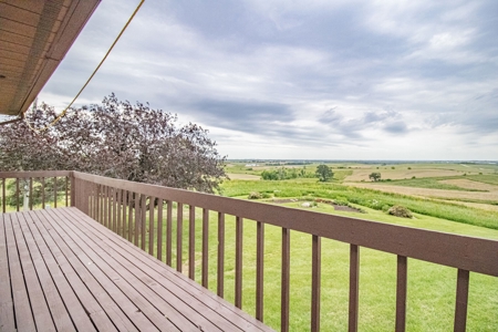 Country Home Anamosa Iowa for sale - image 28