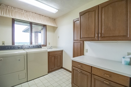 Country Home Anamosa Iowa for sale - image 17