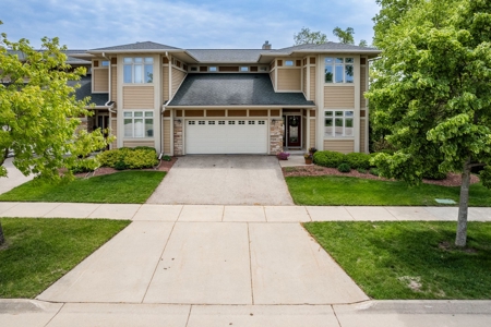 Condo with Breathtaking Views of the Wisconsin River - image 2