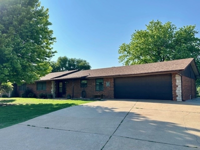 Welcome Home to 1928 Locust, Alva, Oklahoma 73717 - image 2