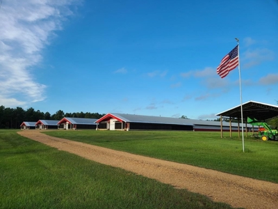 MS Poultry Broiler Farm 100 Acres w/ 2 Residence & Tractor - image 1