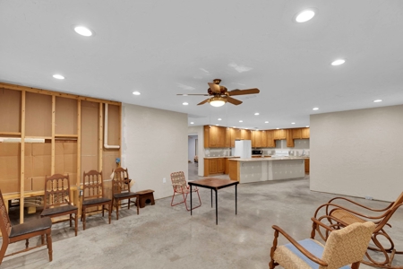 Kaufman TX Ranch Near Dallas with Unfinished Barndo - image 33