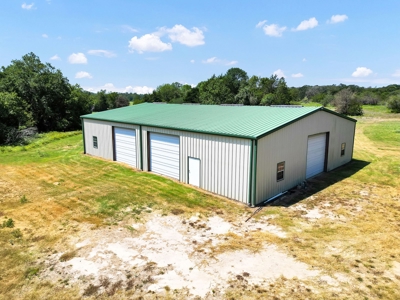 Kaufman TX Ranch Near Dallas with Unfinished Barndo - image 46