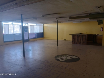 Commercial Lease in Yakima, WA - image 2