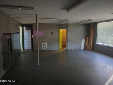 Commercial Lease in Yakima, WA - image 6