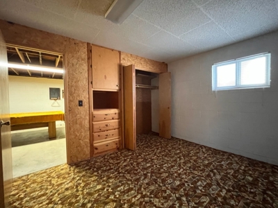 Log Home on 9.2 Acres! - image 23
