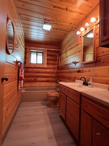 Log Home on 9.2 Acres! - image 14