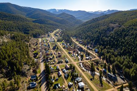 Historic Railroad Depot Home for Sale in Pitkin, Colorado - image 9