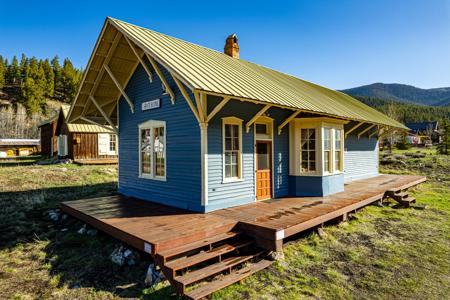 Historic Railroad Depot Home for Sale in Pitkin, Colorado - image 1