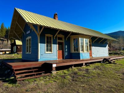 Historic Railroad Depot Home for Sale in Pitkin, Colorado - image 23