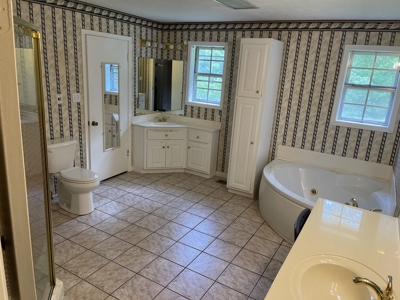 Country Home For Sale In Mcnairy Tn With 3 Acres - image 25