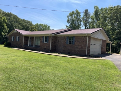 Country Home For Sale In Mcnairy Tn With 3 Acres - image 2