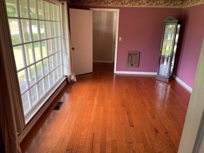 Country Home For Sale In Mcnairy Tn With 3 Acres - image 18