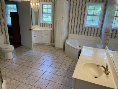 Country Home For Sale In Mcnairy Tn With 3 Acres - image 19