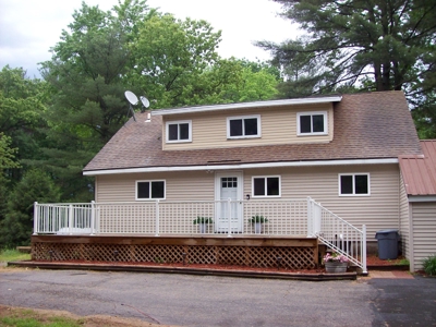 Outdoor lovers, country home on almost 5 acres - image 1