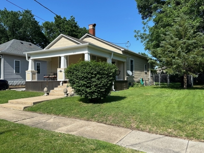 3 Bed 1 Bath Bungalow w/ Detached Garage - image 2