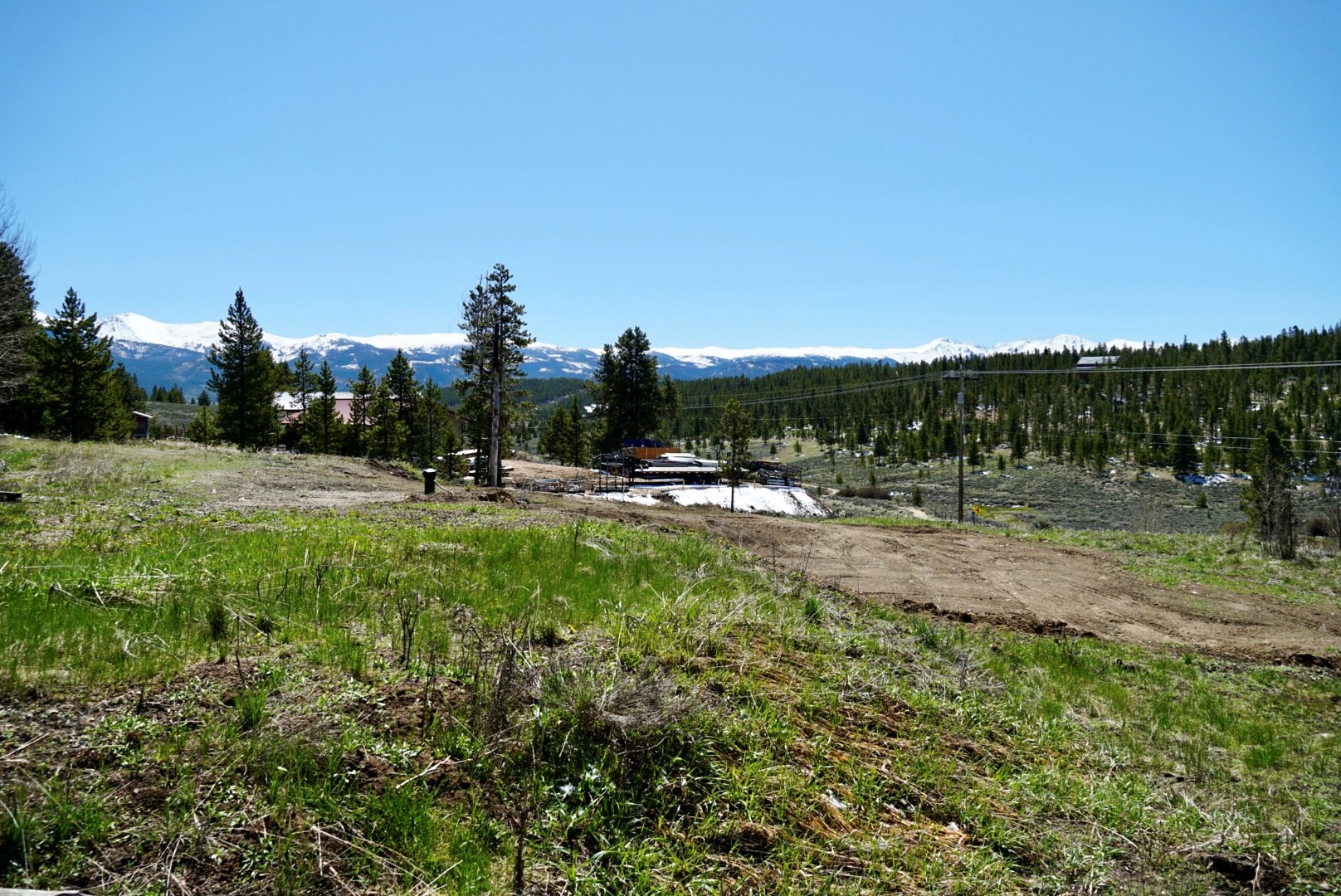 Flat Buildable Lot with Mountain Views and Southern Exposure