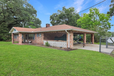 3/2 Brick Home In The Heart Of Trenton, Fl! - image 24