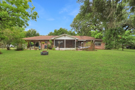 3/2 Brick Home In The Heart Of Trenton, Fl! - image 25