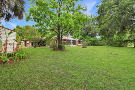 3/2 Brick Home In The Heart Of Trenton, Fl! - image 23