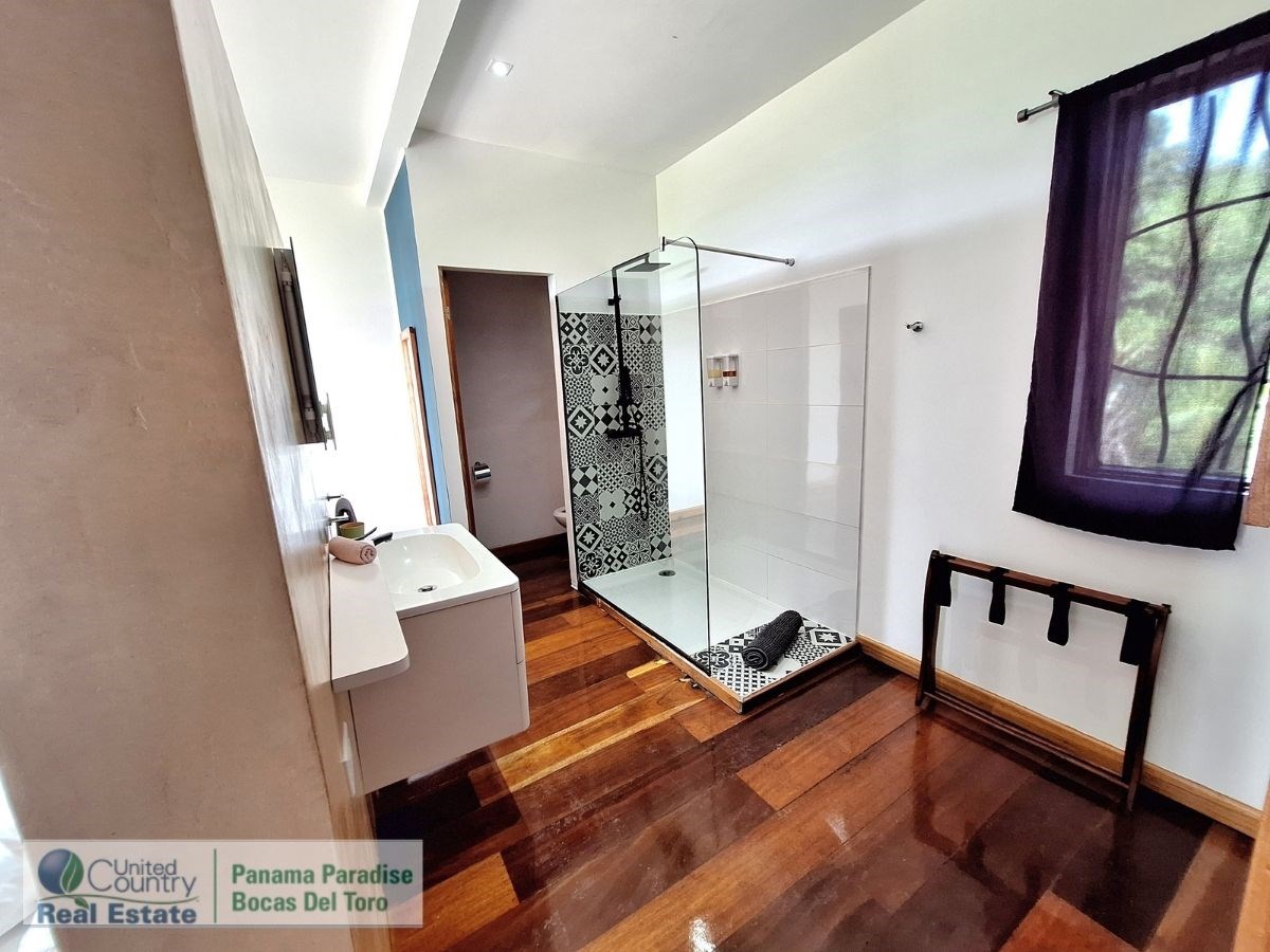 Luxury Lodge — Isla Solarte, Bocas del Toro - 4