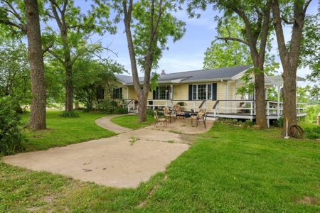 Charming Ranch Style Home on Serene 40 Acres - image 2