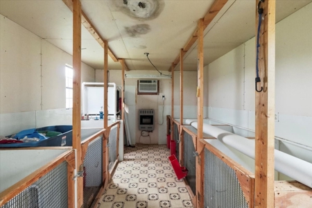 Charming Ranch Style Home on Serene 40 Acres - image 11