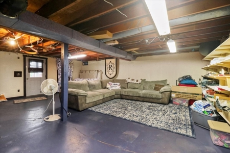 Charming Ranch Style Home on Serene 40 Acres - image 29