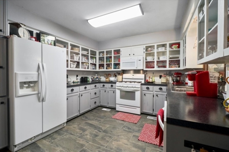 Charming Ranch Style Home on Serene 40 Acres - image 18