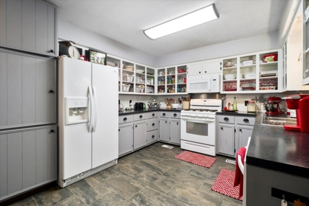 Charming Ranch Style Home on Serene 40 Acres - image 19