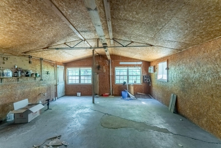 Country Home in Thayer Missouri - image 30