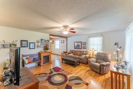 Country Home in Thayer Missouri - image 17